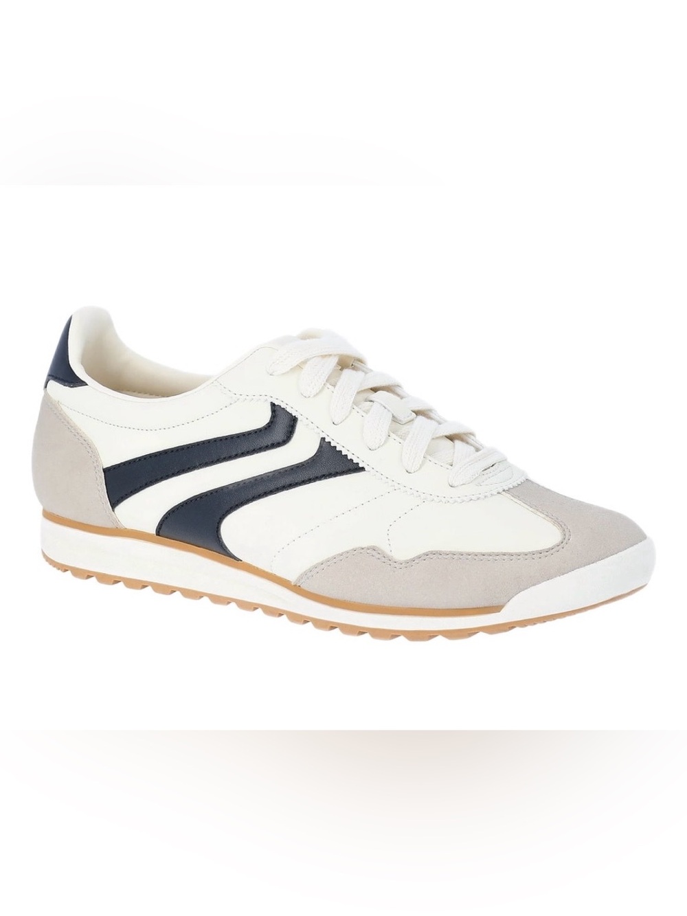 Retro lace up tennis shoes No Boundaries
